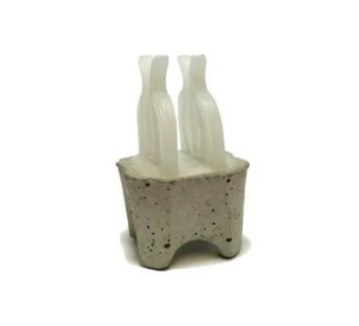 Picture of Four Point Support with Twin Plasic Clip Concrete Spacers